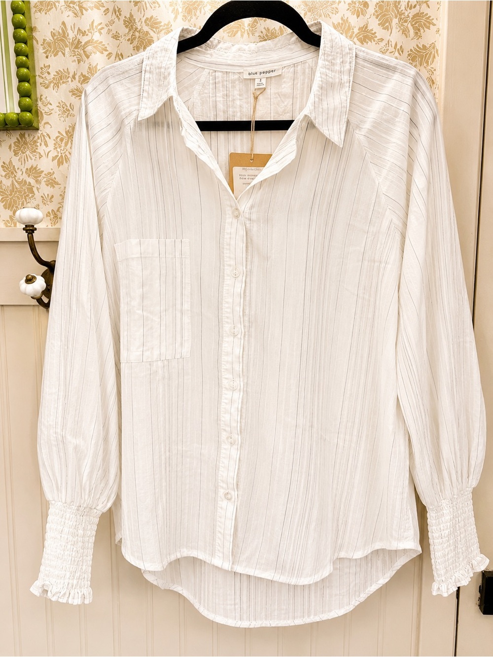 Blu Pepper White Button-Front Long-Sleeve Blouse